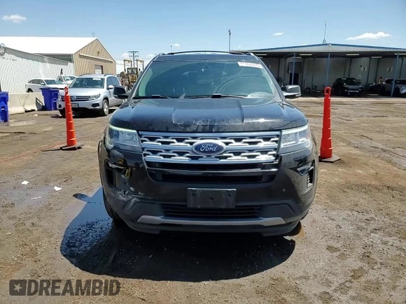 2019 Ford Explorer XLT с VIN 1FM5K8DH1KGA37725, выставлен на аукционе Copart как лот 56255315 с пробегом 56 501 миль миль и Списание • Salvage title. История ставок и продаж доступна на DreamBid. Изображение 15.