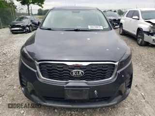 2019 Kia Sorento LX z VIN 5XYPG4A57KG486895, wystawiony jako Copart lot #58470815 z przebiegiem 151 217 mil mil oraz Czysty tytuł • Clean title. Historia ofert i sprzedaży dostępna na DreamBid. Obrazek 5.