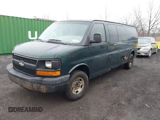 2007 Chevrolet City Express Cargo z VIN 1GNHG39UX71244837, wystawiony jako IAAI lot #41466608 z przebiegiem 317 604 mil mil oraz . Historia ofert i sprzedaży dostępna na DreamBid. Obrazek 2.