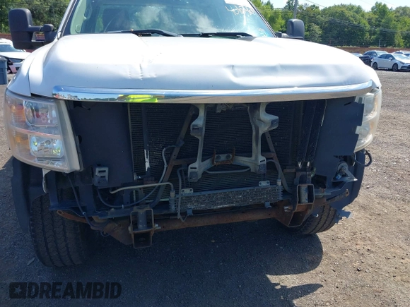 2012 Chevrolet Silverado 3500HD with VIN 1GB2CZCG4CZ113273, listed as a IAAI auction lot 40107404 with 258,322 mi miles and . Bid and sale history available at DreamBid. Image 6.