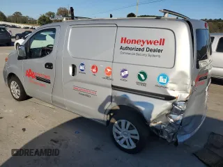 2018 Nissan NV200 S z VIN 3N6CM0KN7JK704620, wystawiony jako Copart lot #74920384 z przebiegiem 225 431 mil mil oraz Szkoda całkowita • Salvage title. Historia ofert i sprzedaży dostępna na DreamBid. Obrazek 2.