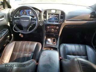 2020 Chrysler 300 S z VIN 2C3CCABG6LH137405, wystawiony jako Copart lot #73434754 z przebiegiem 68 064 mil mil oraz Czysty tytuł • Clean title. Historia ofert i sprzedaży dostępna na DreamBid. Obrazek 8.