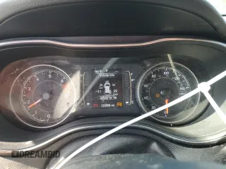 2019 Jeep Cherokee Latitude with VIN 1C4PJLCB9KD405991, listed as a Copart auction lot 56680625 with 123,008 mi miles and Salvage title. Bid and sale history available at DreamBid. Image 9.