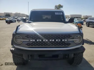 2022 Ford Bronco with VIN 1FMEE5DH3NLA92842, listed as a Copart auction lot 53109365 with 25,303 mi miles and Clean title. Bid and sale history available at DreamBid. Image 5.