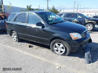 2008 Kia Sorento LX with VIN KNDJD735385836067, listed as a IAAI auction lot 41827802 with 137,796 mi miles. Bid and sale history available at carsss.com. Image 1.