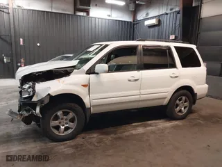 2007 Honda Pilot EX-L with VIN 5FNYF18507B019943, listed as a IAAI auction lot 41986403 with 179,379 mi miles. Bid and sale history available at carsss.com. Image 15.
