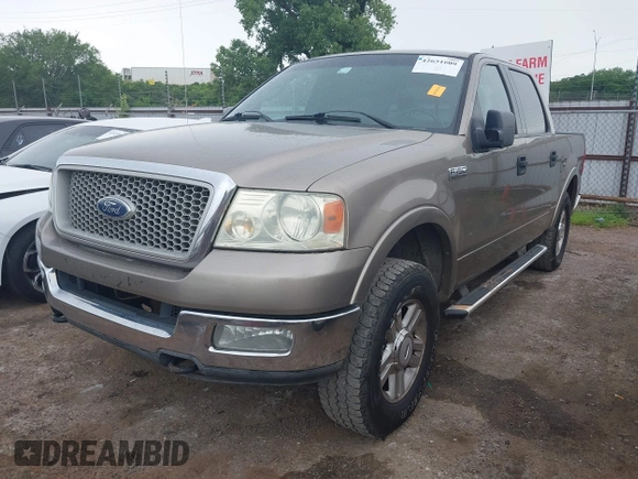 2004 Ford F-150 XLT z VIN 1FTPW14554KB11422, wystawiony jako IAAI lot #42651609 z przebiegiem 238 157 mil mil oraz . Historia ofert i sprzedaży dostępna na DreamBid. Obrazek 17.