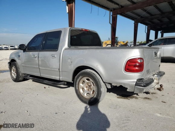 2002 Ford F-150 XLT with VIN 1FTRW07622KD25059, listed as a Copart auction lot 42775905 with 227,545 mi miles and Clean Title. Bid and sale history available at carsss.com. Image 2.