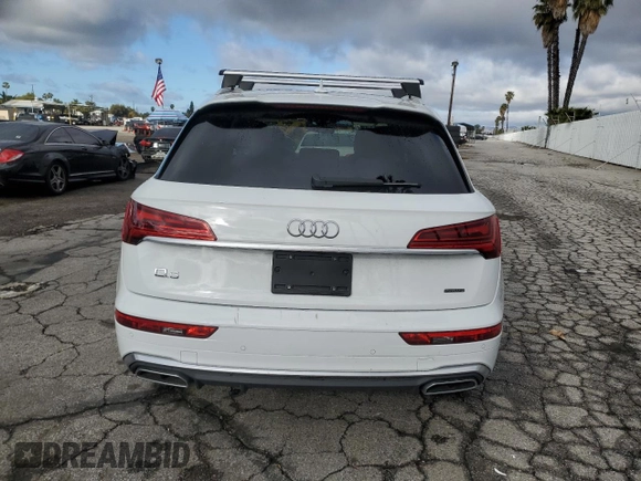 2023 Audi Q5 S line Premium Plus z VIN WA1EAAFY4P2160526, wystawiony jako Copart lot #46300265 z przebiegiem 8354 mil mil oraz Szkody całkowita. Historia ofert i sprzedaży dostępna na DreamBid. Obrazek 6.