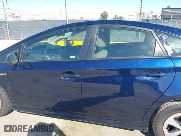 2015 Toyota Prius Four with VIN JTDKN3DUXF0464303, listed as a IAAI auction lot 41939905 with 154,075 mi miles. Bid and sale history available at carsss.com. Image 14.
