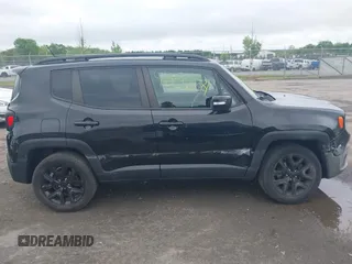 2017 Jeep Renegade Latitude z VIN ZACCJBBB7HPF22652, wystawiony jako IAAI lot #42230081 z przebiegiem 108 696 mil mil oraz . Historia ofert i sprzedaży dostępna na DreamBid. Obrazek 13.