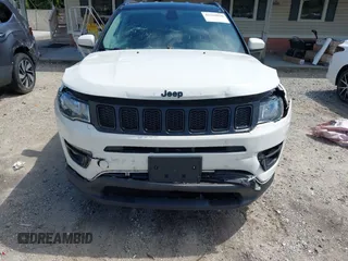 2021 Jeep Compass Latitude z VIN 3C4NJDBB8MT555358, wystawiony jako IAAI lot #42262036 z przebiegiem 67 917 mil mil oraz . Historia ofert i sprzedaży dostępna na DreamBid. Obrazek 6.