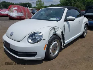 2015 Volkswagen Beetle Classic с VIN 3VW517AT4FM809038, выставлен на аукционе IAAI как лот 42621859 с пробегом 106 118 миль миль и . История ставок и продаж доступна на DreamBid. Изображение 18.
