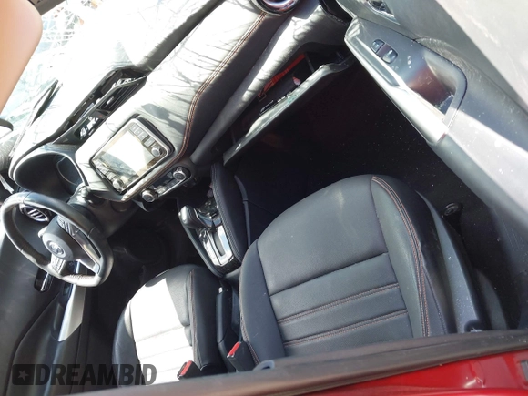 2019 Nissan Kicks SV z VIN 3N1CP5CU2KL493953, wystawiony jako IAAI lot #42142948 z przebiegiem 101 650 mil mil oraz . Historia ofert i sprzedaży dostępna na DreamBid. Obrazek 5.