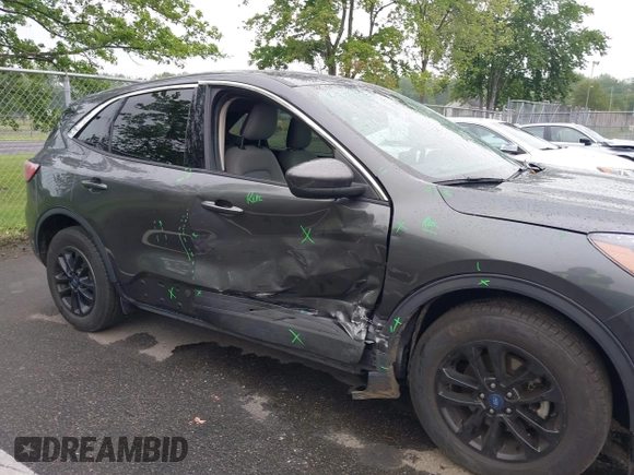 2020 Ford Escape SE z VIN 1FMCU9G65LUC57664, wystawiony jako IAAI lot #42439077 z przebiegiem 48 120 mil mil oraz . Historia ofert i sprzedaży dostępna na DreamBid. Obrazek 17.