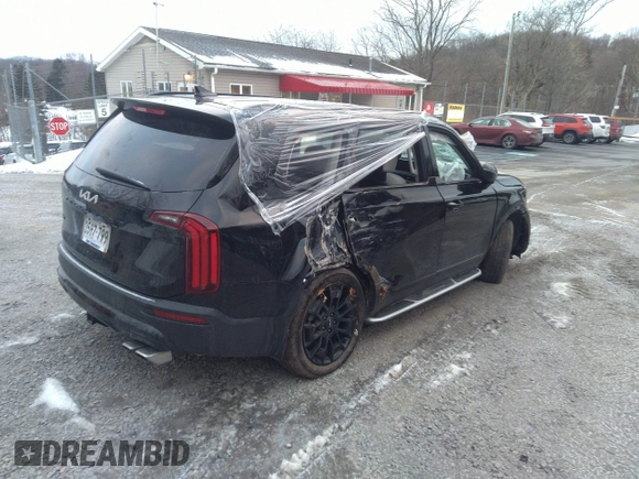 2022 Kia Telluride SX with VIN 5XYP5DHC8NG221725, listed as a IAAI auction lot 38312817 with Not Provided miles and . Bid and sale history available at carsss.com. Image 4.