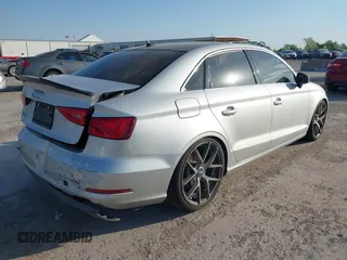 2015 Audi A3 Premium z VIN WAUACGFF5F1015240, wystawiony jako IAAI lot #42032916 z przebiegiem 129 656 mil mil oraz . Historia ofert i sprzedaży dostępna na DreamBid. Obrazek 4.