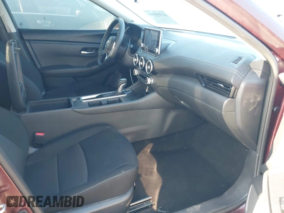 2024 Nissan Sentra SV with VIN 3N1AB8CV7RY263242, listed as a IAAI auction lot 41959700 with 9,296 mi miles and . Bid and sale history available at DreamBid. Image 5.