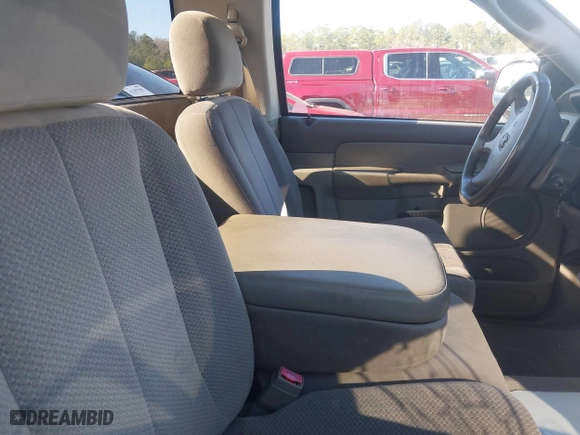 2003 Dodge Ram 1500 ST with VIN 1D7HA16D73J638363, listed as a IAAI auction lot 41421656 with 207,687 mi miles. Bid and sale history available at carsss.com. Image 8.