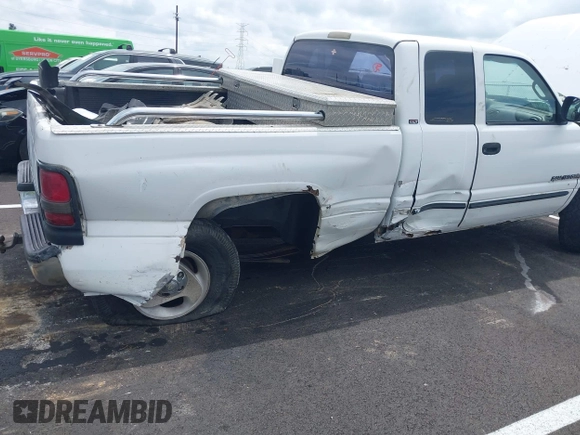 2001 Dodge 1500 with VIN 1B7HF13Z71J204940, listed as a IAAI auction lot 42104750 with 193,941 mi miles and . Bid and sale history available at DreamBid. Image 6.