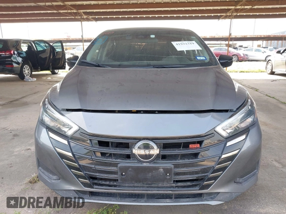 2024 Nissan Versa SR z VIN 3N1CN8FV4RL819340, wystawiony jako IAAI lot #41932319 z przebiegiem 32 692 mil mil oraz . Historia ofert i sprzedaży dostępna na DreamBid. Obrazek 6.