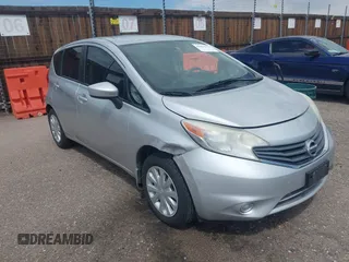 2015 Nissan Note SV z VIN 3N1CE2CP8FL398348, wystawiony jako IAAI lot #42459572 z przebiegiem 148 067 mil mil oraz . Historia ofert i sprzedaży dostępna na DreamBid. Obrazek 1.