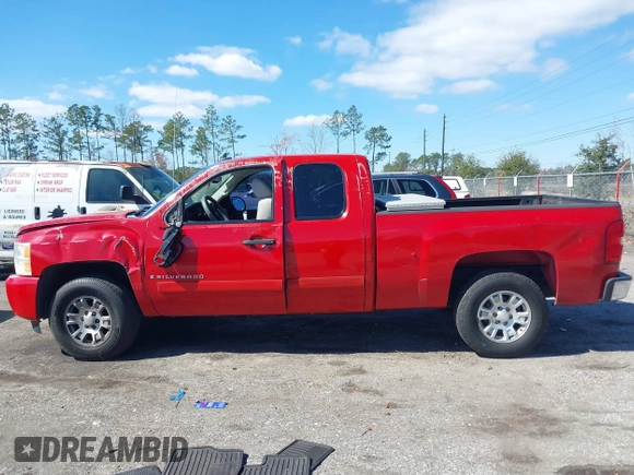 2007 Chevrolet Silverado 1500 LT w/1LT with VIN 2GCEC19C671599730, listed as a IAAI auction lot 41640569 with 192,835 mi miles. Bid and sale history available at carsss.com. Image 14.