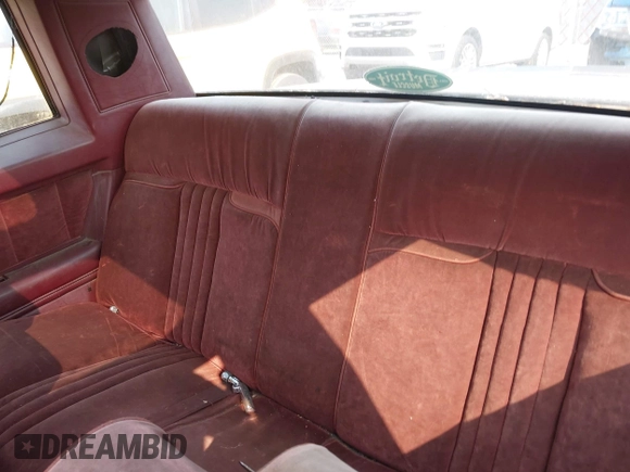1984 Chevrolet Monte Carlo z VIN 1G1AZ37H9ER201513, wystawiony jako IAAI lot #42416804 z przebiegiem 80 467 mil mil oraz . Historia ofert i sprzedaży dostępna na DreamBid. Obrazek 8.