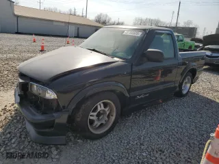 2000 Chevrolet S-10 LS with VIN 1GCCS14W0Y8247284, listed as a Copart auction lot 48760505 with 147,199 mi miles and Salvage Title. Bid and sale history available at carsss.com. Image 1.