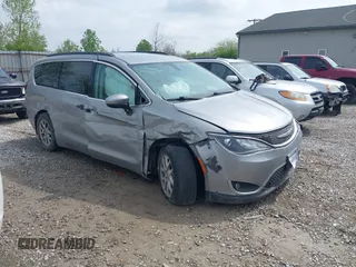 2017 Chrysler Pacifica Touring L z VIN 2C4RC1BG1HR753052, wystawiony jako IAAI lot #42102687 z przebiegiem 121 639 mil mil oraz . Historia ofert i sprzedaży dostępna na DreamBid. Obrazek 1.