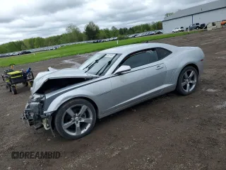 2010 Chevrolet Camaro 2LT z VIN 2G1FC1EV5A9000538, wystawiony jako Copart lot #56021045 z przebiegiem 77 923 mil mil oraz Szkoda całkowita • Salvage title. Historia ofert i sprzedaży dostępna na DreamBid. Obrazek 1.