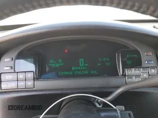 1999 Cadillac DeVille z VIN 1G6KD54Y5XU774986, wystawiony jako Copart lot #50167955 z przebiegiem 151 375 mil mil oraz Czysty tytuł • Clean title. Historia ofert i sprzedaży dostępna na DreamBid. Obrazek 9.
