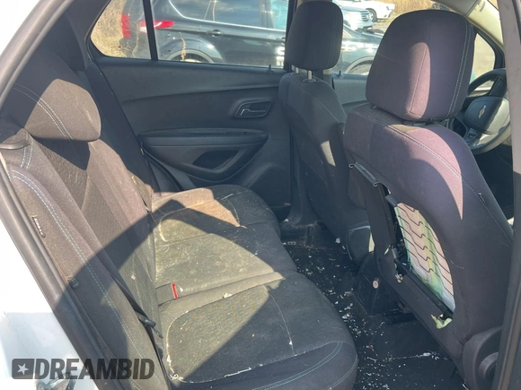 2015 Chevrolet Trax LS with VIN 3GNCJPSB6FL215967, listed as a Copart auction lot 54605435 with 1 mi miles and Clean Title. Bid and sale history available at carsss.com. Image 6.