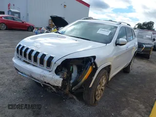 2017 Jeep Cherokee Overland z VIN 1C4PJMJS9HW631941, wystawiony jako IAAI lot #41605184 z przebiegiem 19 162 mil mil oraz . Historia ofert i sprzedaży dostępna na DreamBid. Obrazek 18.