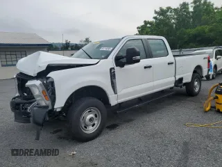 2024 Ford F-250 XL z VIN 1FT7W2BA9REC55812, wystawiony jako Copart lot #64114595 z przebiegiem 12 778 mil mil oraz Czysty tytuł • Clean title. Historia ofert i sprzedaży dostępna na DreamBid. Obrazek 1.