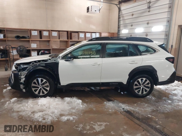 2025 Subaru Outback with VIN 4S4BTAACXS3182351, listed as a IAAI auction lot 41840750 with 3,375 mi miles. Bid and sale history available at carsss.com. Image 15.