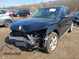 2020 Audi Q5 Premium with VIN WA1ANAFY3L2082513, listed as a IAAI auction lot 41912993 with 7,958 mi miles. Bid and sale history available at carsss.com. Image 2.