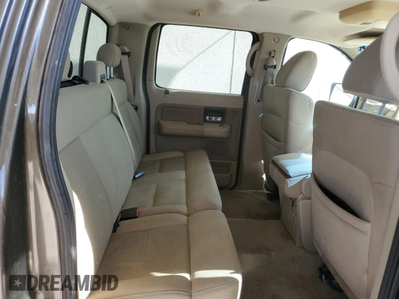 2008 Ford F-150 XL z VIN 1FTRW12WX8FB92694, wystawiony jako Copart lot #53891125 z przebiegiem 152 961 mil mil oraz Czysty tytuł • Clean title. Historia ofert i sprzedaży dostępna na DreamBid. Obrazek 10.