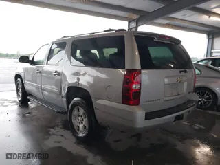 2007 Chevrolet Suburban LS with VIN 1GNFC16067J219667, listed as a IAAI auction lot 41900333 with 1 mi miles. Bid and sale history available at carsss.com. Image 3.