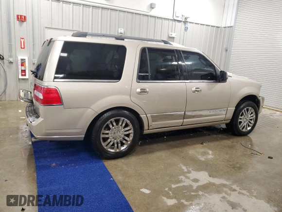 2008 Lincoln Navigator with VIN 5LMFU28548LJ12295, listed as a Copart auction lot 45897995 with 210,181 mi miles and Clean title. Bid and sale history available at DreamBid. Image 3.