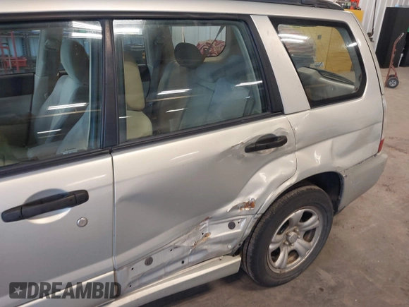 2006 Subaru Forester 2.5 X with VIN JF1SG63686H752925, listed as a IAAI auction lot 41786667 with 233,115 mi miles. Bid and sale history available at carsss.com. Image 6.