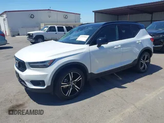 2022 Volvo XC40 R-Design with VIN YV4162UM1N2739706, listed as a IAAI auction lot 42193001 with 15,579 mi miles and . Bid and sale history available at DreamBid. Image 2.