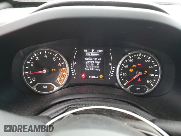2020 Jeep Renegade Latitude z VIN ZACNJBBB7LPL19906, wystawiony jako Copart lot #60719085 z przebiegiem 61 629 mil mil oraz Szkoda całkowita • Salvage title. Historia ofert i sprzedaży dostępna na DreamBid. Obrazek 9.