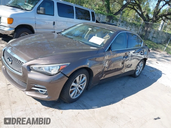 2015 Infiniti Q50 Premium z VIN JN1BV7AR3FM396882, wystawiony jako IAAI lot #37523335 z przebiegiem 89 761 mil mil oraz . Historia ofert i sprzedaży dostępna na DreamBid. Obrazek 2.