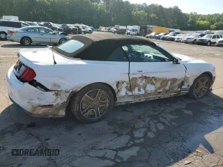 2020 Ford Mustang EcoBoost z VIN 1FATP8UH4L5131470, wystawiony jako Copart lot #55918245 z przebiegiem 81 072 mil mil oraz Szkoda całkowita • Salvage title. Historia ofert i sprzedaży dostępna na DreamBid. Obrazek 3.