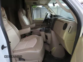 2019 Ford Econoline Commercial with VIN 1FDXE4FS4KDC17963, listed as a Copart auction lot 80320614 with 13,553 mi miles and Salvage Title. Bid and sale history available at carsss.com. Image 5.