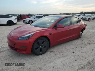 2023 Tesla Model 3 z VIN 5YJ3E1EA6PF620367, wystawiony jako Copart lot #55569445 z przebiegiem 19 943 mil mil oraz Szkoda całkowita • Salvage title. Historia ofert i sprzedaży dostępna na DreamBid. Obrazek 1.