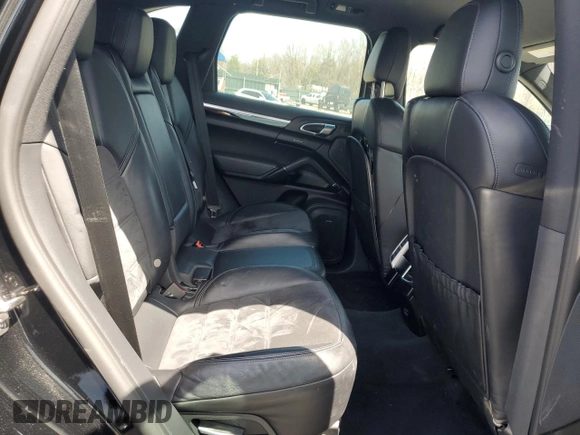 2017 Porsche Cayenne с VIN WP1AA2A28HKA83737, выставлен на аукционе Copart как лот 54212985 с пробегом 87 416 миль миль и Списание • Salvage title. История ставок и продаж доступна на DreamBid. Изображение 11.