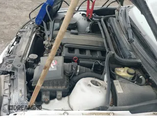 2000 BMW 3 Series 328i с VIN WBAAM5330YFR16615, выставлен на аукционе IAAI как лот 41496845 с пробегом Не указан миль и . История ставок и продаж доступна на DreamBid. Изображение 15.