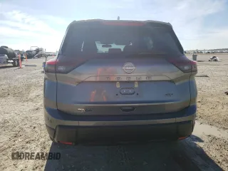 2024 Nissan Rogue SV z VIN 5N1BT3BA6RC674555, wystawiony jako Copart lot #42146265 z przebiegiem 28 124 mil mil oraz Szkoda całkowita • Salvage title. Historia ofert i sprzedaży dostępna na DreamBid. Obrazek 6.